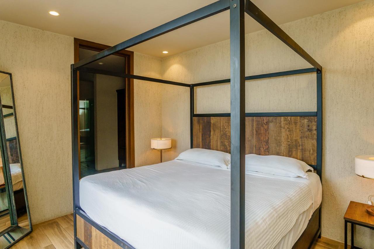 Apartment Private Plunge Pool, Art, Spa, Pool With Cabanas